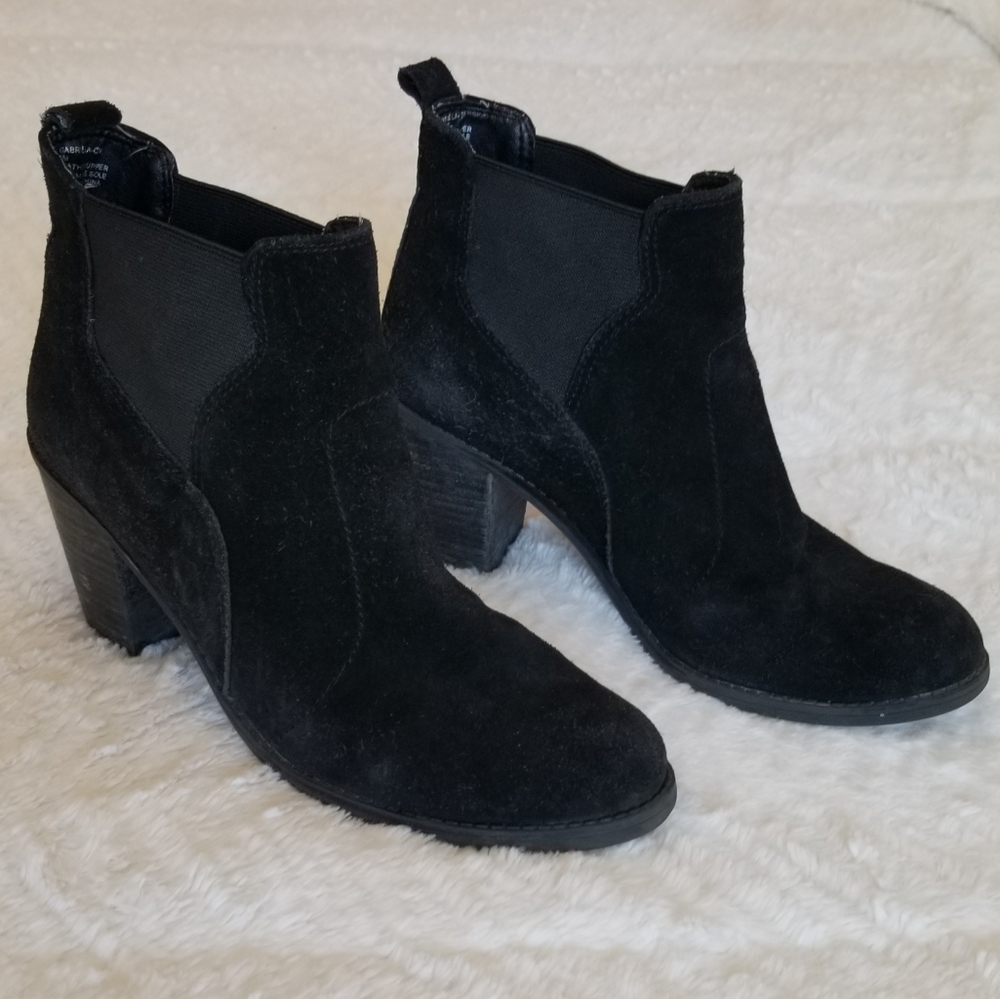Crown Vintage Gabriela Black Suede Booties - Picture 1 of 8